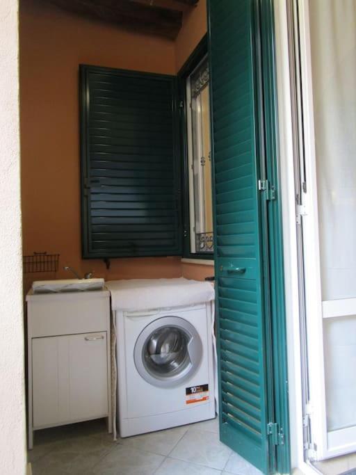 Il Piccolo Eden - Private Garden Apartment Livorno Bagian luar foto