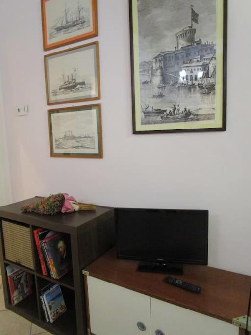 Il Piccolo Eden - Private Garden Apartment Livorno Bagian luar foto