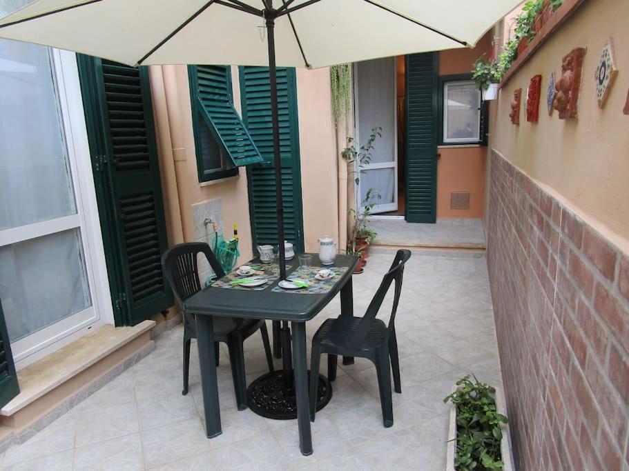 Il Piccolo Eden - Private Garden Apartment Livorno Bagian luar foto