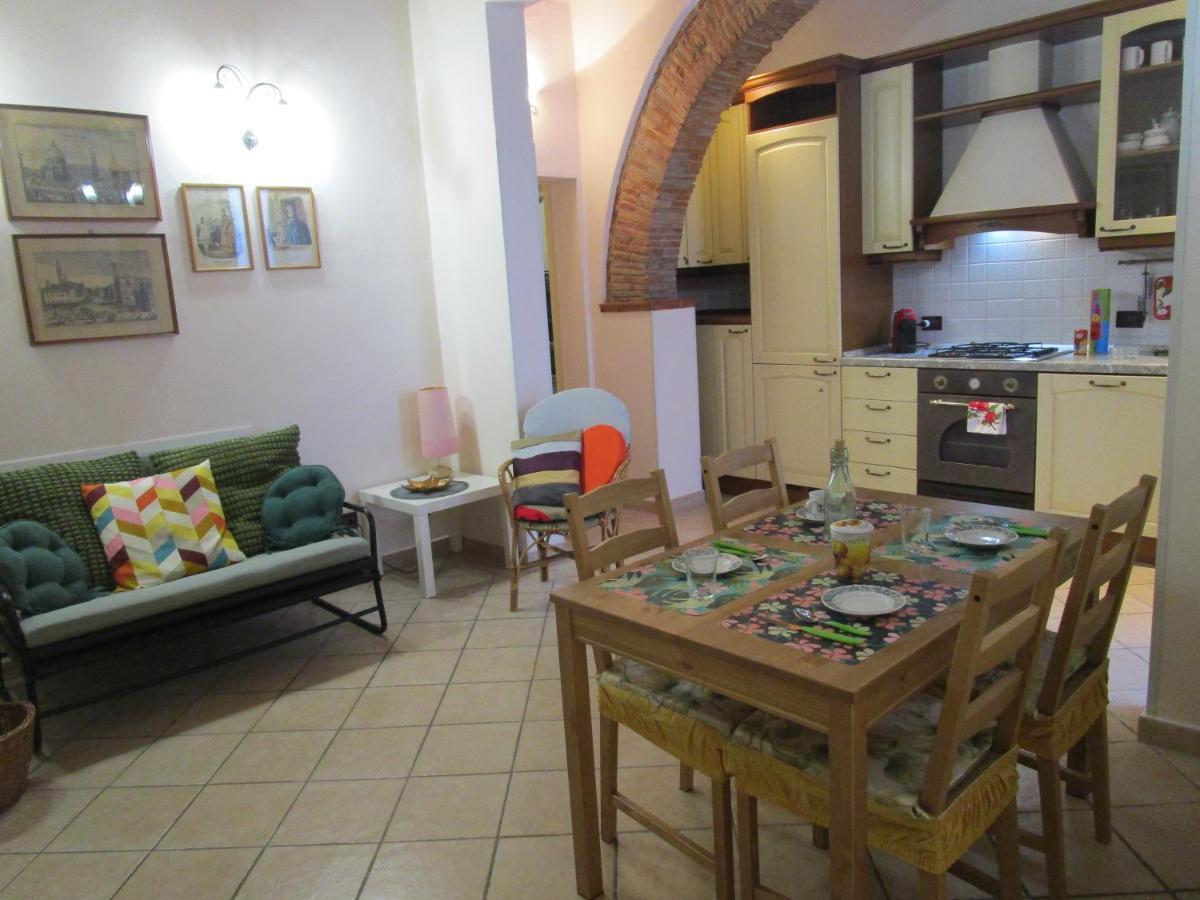 Il Piccolo Eden - Private Garden Apartment Livorno Bagian luar foto